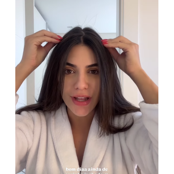 Jade Magalhães comemorou o fato do cabelo estar crescendo nesta fase da gravidez, já que pode cair nas próximas semanas