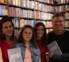 Narcisa com Boninho e a esposa, Ana Furtado, durante um lançamento de livro de Marianna