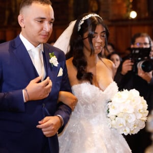 Casamento de João Gomes e Ary Mirelle teve imprevisto com aliança do cantor não entrando no seu dedo. 'Fiquei dizendo que estava me sentindo mal, porque fui eu que comprei', disse a influencer