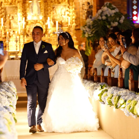 João Gomes e Ary Mirelle se casaram em castelo no Recife após terem assumido namoro em janeiro de 2023