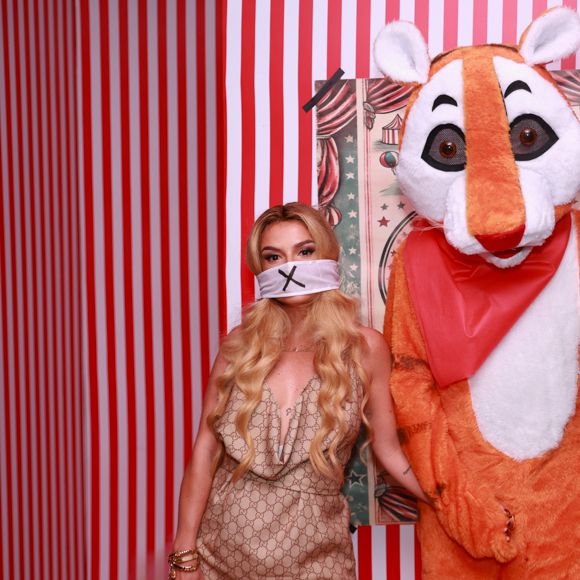 Thais Melchior se fantasiou de Deolane Bezerra em festa de Halloween promovida por Giovanna Lancellotti
