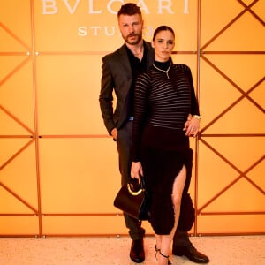 Fernanda Lima e Rodrigo Hilbert marcaram presença em evento de moda em São Paulo com looks sofisticados