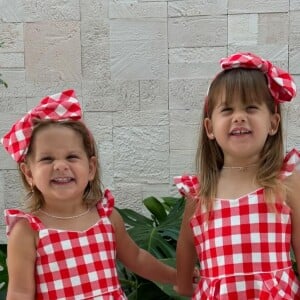 Maria Alice e Maria Flor costumam combinar os looks