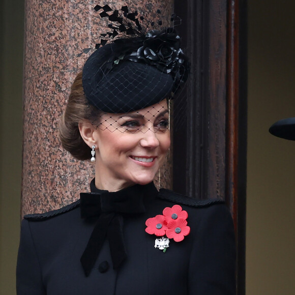 Kate Middleton faz primeira grande aparição ao lado de Príncipe William e Família Real desde que concluiu a quimioterapia