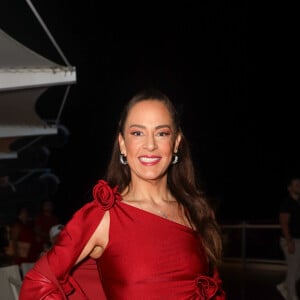 Silvia Abravanel foi outra famosa a apostar no vermelho para o Cruzeiro do Zezé