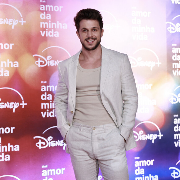 João Villa rendeu manchetes nos últimos dias. O motivo? O ator foi apontado como novo affair de Grazi Massafera