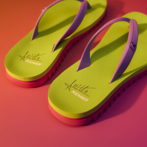 Anitta disse que a tendência brasilcore também foi uma inspiração para a collab.