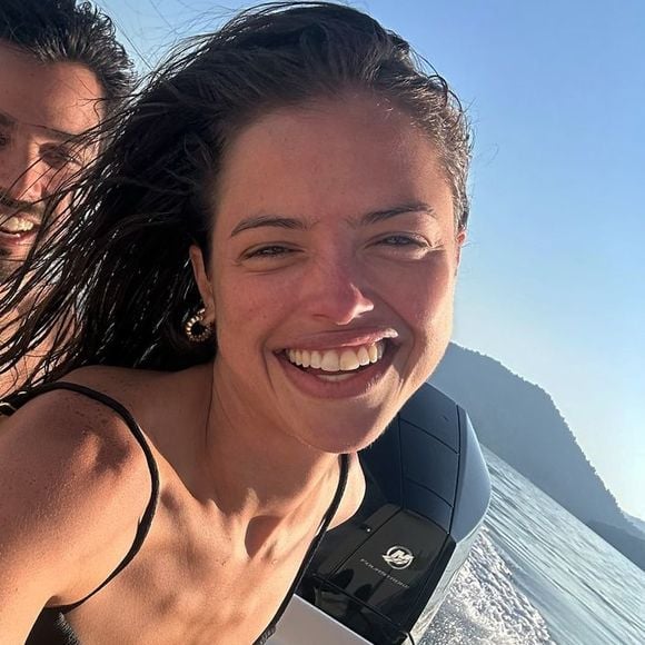 Rodrigo Simas namora Agatha Moreira há cerca de 6 anos e juntos fazem um dos casais mais bonitos do Brasil