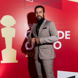 O mais velho da lista, Ricardo Teodoro tem 36 anos. Mineiro, ex-garimpeiro e bilheteiro, o ator será Olavo. Talentoso, ele já foi premiado como Melhor Ator Revelação no Festival de Cannes pelo filme 'Baby'