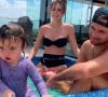 Kelly Piquet, grávida, deixou à mostra barriga de gravidez em dia de piscina e de seu aniversário