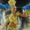 Fantasiada de Rainha Medieval, Sabrina Sato fez bonito no primeiro desfile como rainha de bateria da Vila Isabel, em 2011