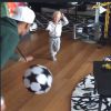 Neymar curtiu um dia de folga brincando de futebol com o filho, Davi Lucca
