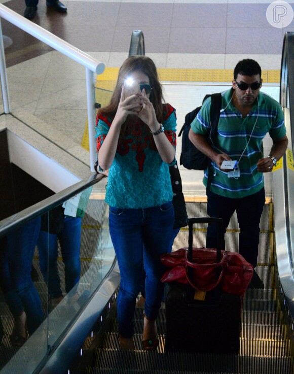 Marina Ruy Barbosa embarca no aeroporto Santos Dumont, no Rio de Janeiro, em 3 de janeiro de 2015