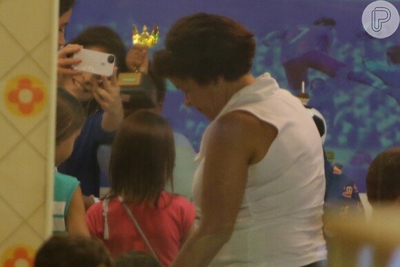 Drica Moraes, afastada de 'Império', festeja aniversário de 6 anos do filho, em 3 de fevereiro de 2015