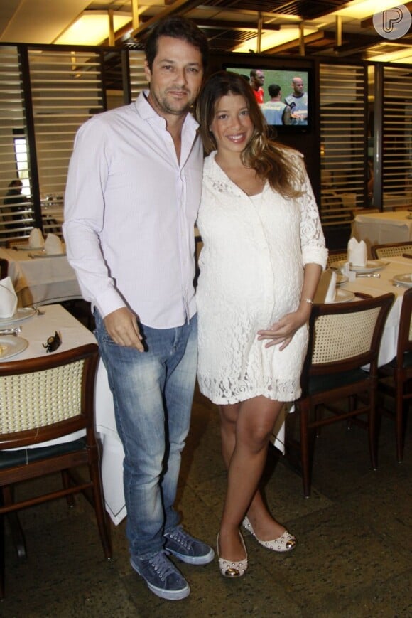 Marcelo Serrado é casado com a dançarina Roberta Fernandes