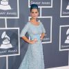 Katy Perry mostrou todo seu lado romântico com um Elie Saab de alta-costura no Grammy Awards 2012