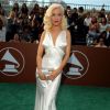 Christina Aguilera usou um Roberto Cavalli de cetim branco no Grammy Awards 2006 e com o penteado vintage ficou bastante parecida com Marilyn Monroe