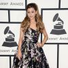Ariana Grande escolheu um vestido Dolce & Gabbana romântico para ir ao Grammy Awards 2014