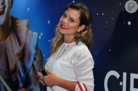 Fernanda Souza posa voltar a atuar em 'Malhação', segundo o colunista Flávio Ricco, do jornal 'Diário de S. Paulo', de 11 de abril de 2013