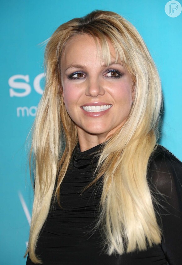 A cantora Britney Spears e o ex-marido sonegam imposto desde 2004