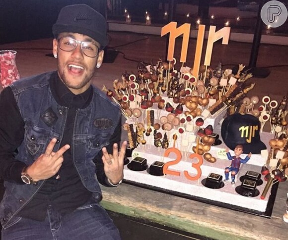 Neymar ganhou uma festa personalizada para comemorar seu aniversário de 23 anos, nesta quinta-feira (5 de fevereiro de 2015)