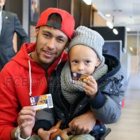 Neymar e o filho se tornam sócios do Barcelona: 'Estamos felizes'
