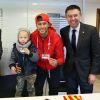 Neymar e o filho, Davi Lucca, se tornam sócios do Barcelona