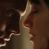 Sadomasoquista, Christian Grey (Jamie Dornan) seduz Anastasia Steele (Dakota Johnson) para que ela aceite seus desejos sexuais