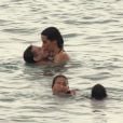 No final de janeiro, Enrique Diaz e Mariana Lima foram flagrados em uma praia do Rio com as filhas