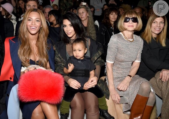 Beyoncé, Kim Kardashian, North West e Anna Wintour prestigiam o desfile de Kanye West para Adidas na primeira fila, na New York Fashion Week, em 12 de fevereiro de 2015