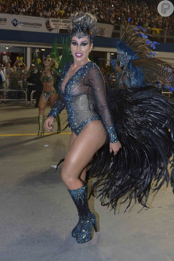 Dani Bolina evita nudez em desfile de Carnaval:  ‘Prefiro vir mais comportada’