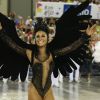 Representando o Cisne Negro na homenagem ao maestro Isaac Karabtchevsky, Sabrina Sato apostou mais uma vez na sensualidade em sua fantasia para o desfile da Vila Isabel, a qual é rainha de bateria