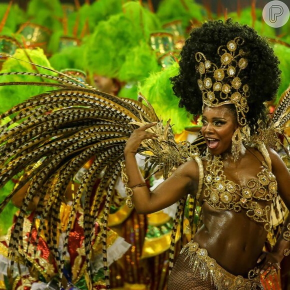 Nadege Delduque, rainha de bateria da escola de samba Tucuruvi, representou a mulata sensação na escola de samba paulista