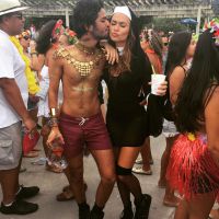 Thaila Ayala se veste de freira sexy em bloco de rua no Carnaval do Rio