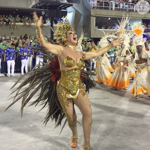 Claudia Raia comemora título da Beija-Flor no Carnaval: 'Com essa alegria e garra ganhamos o Carnaval!!!! Parabens minha Beija Flor!', nesta quarta-feira, 18 de fevereiro de 2015