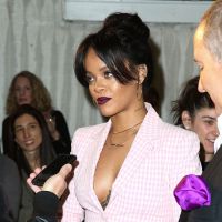 Rihanna e mais famosos lamentam morte de empresário em rede social: 'Tão triste'
