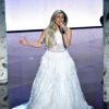 Lady Gaga usou vestido branco na performance