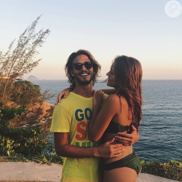 Brenno Leone e Gabi Lopes etão juntos há cinco meses. 'Foi amor à primeira vista', disse o casal