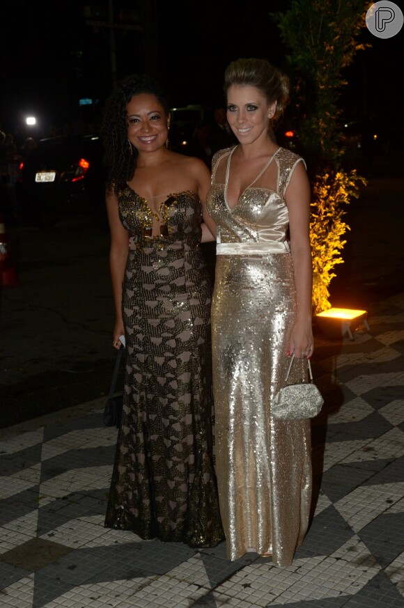 Aretha Oliveira e Mariane Oliva, a Pata e a Marian da 'Chiquititas', usaram looks brilhosos