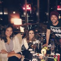 Bruna Marquezine e Tatá Werneck encontram Paulo Gustavo em jantar em Nova York