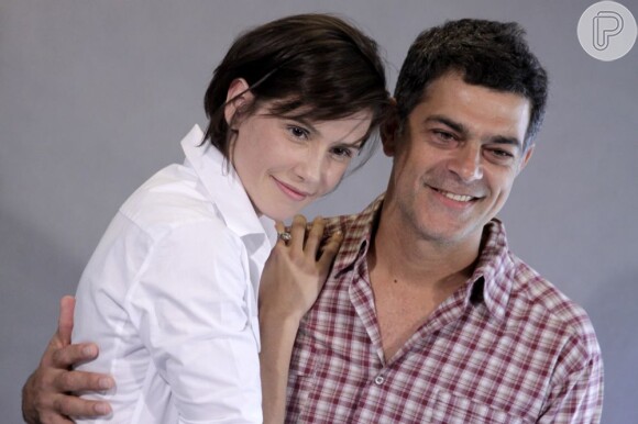 Deborah Secco está no ar na série 'Louco por Elas', da TV Globo