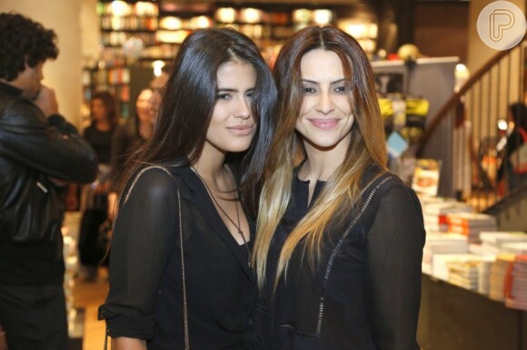 Antonia Morais e Cleo Pires mostram a beleza de família