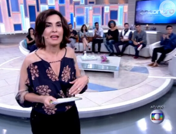 Fátima Bernardes deu um toque mais discreto ao decote e exibiu menos que a jovem atriz da nova novela das nove da TV Globo