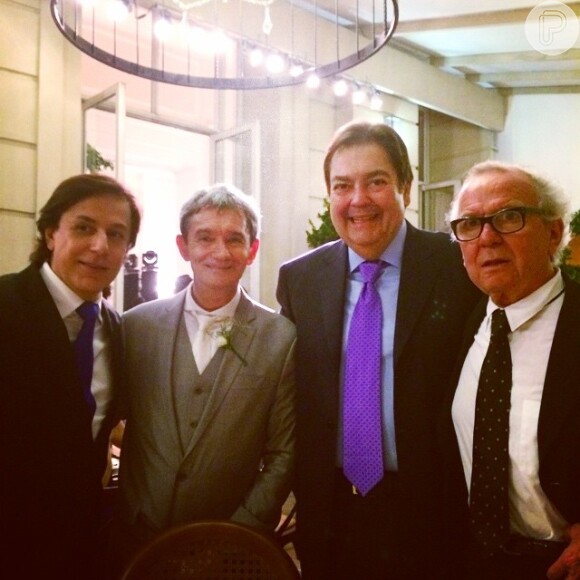 Tom Cavalcante, Fausto Silva e Washington Olivetto comparecem a casamento de Serginho Groisman e Fernanda Molina