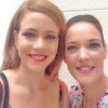 Adriana Birolli posa com Leandra Leal nos bastidores de 'Império': 'Prazer trabalhar com essa atriz maravilhosa!!! E vai chegando o fim'