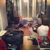 Na véspera de seguir para a clínica, Lindsay Lohan posta foto na sua conta do Instagram arrumando os 270 looks para o que seria os 90 dias de reabilitação