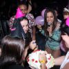 Anitta só vai completar 22 anos em 30 de março, mas já ganhou uma festinha dos fãs