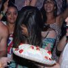 Anitta só vai completar 22 anos no próximo dia 30, mas ganhou uma comemoração antecipada dos fãs