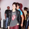 No Rock in Rio de 2011, Paolla Oliveira escolheu um look despojado com uma pegada rocker. Ela usou uma calça bordô, combinada com jaqueta de couro preta
