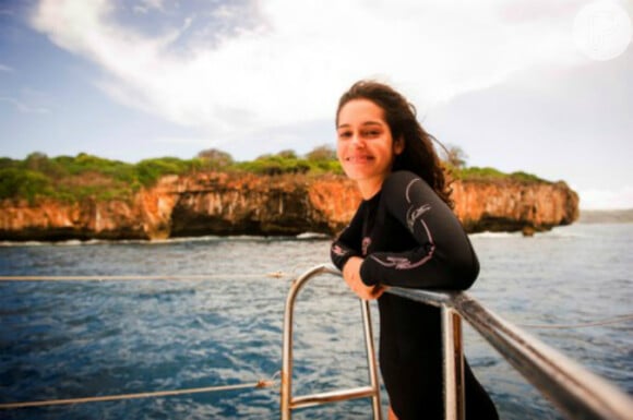 Maria Flor gravou as primeiras cenas de mergulho para a novela 'Sete Vidas' no mar de Fernando de Noronha